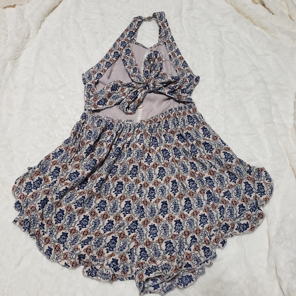 LF Seek the Label NWT Sz XS Floral Halter Romper - Picture 9 of 14